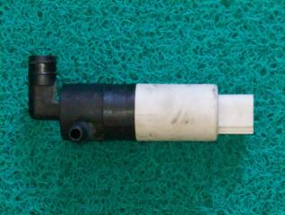 Насос омывателя фар Land Rover Discovery 2005 контрактная Насос омывателя фар Land Rover Discovery 2005