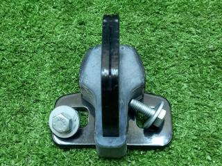 Фото запчасти защелка замка Land Rover Discovery 2006 контрактная запчасть Запчасть защелка замка Land Rover Discovery 2006