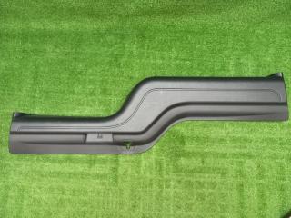 Обшивка двери багажника Land Rover Discovery 2006 контрактная Обшивка двери багажника Land Rover Discovery 2006