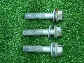 Болт подвески левый Land Rover Range Rover 2006