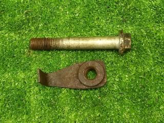 Болт развальный задний Discovery 2006 L319 448PN