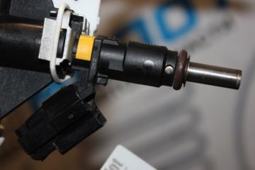 Форсунка топливная 2008  R56 EP6