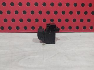 Кнопка открытия багажника BMW X5 F15 N57D30B Кнопка открытия багажника BMW X5 F15 N57D30B