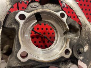 Кулак поворотный левый BMW X2 F39 B48C Кулак поворотный левый BMW X2 F39 B48C