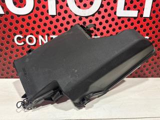 Крышка блока предохранителей Lexus IS 2017