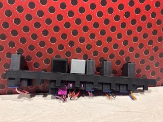 Запчасть блок предохранителей Bentley Continental Flying Spur 2011