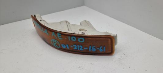 Запчасть повторитель поворота в бампер передний правый Toyota Corolla 1992