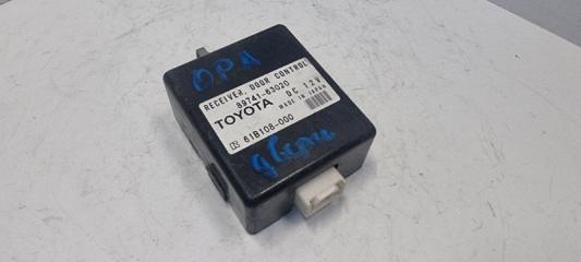 Запчасть блок управления дверьми Toyota Opa 2001