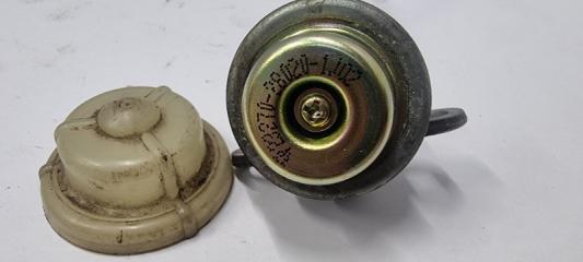 Фото запчасти регулятор давления топлива Toyota Avensis 2004 Б/У запчасть Запчасть регулятор давления топлива Toyota Avensis 2004