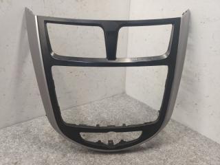 Запчасть рамка магнитофона Hyundai Solaris 2016 RB G4FA 847404L200RAT Б/У Рамка магнитофона Hyundai Solaris 2016 RB G4FA 847404L200RAT Б/У
