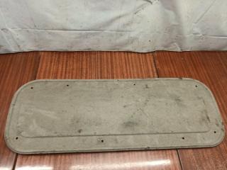 Запчасть обшивка крышки багажника задняя Mazda Demio 2002