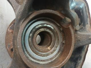 Кулак поворотный передний правый Ipsum 2002 ACM21W 2AZFE