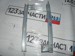 Запчасть направляющая стекла двери передней левой Mitsubishi Pajero 2000