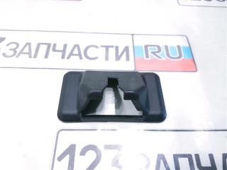 Запчасть накладка замка двери багажника Toyota Harrier 2006