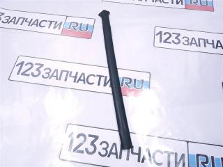 Уплотнитель средней стойки левый Suzuki Escudo 2008