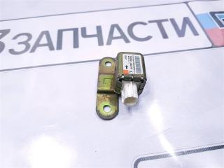 Датчик удара передний левый Suzuki Escudo 2007