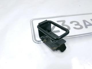 Запчасть крючок багажника Mazda Tribute 2001