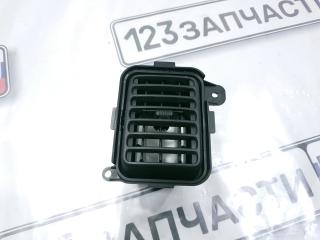 Запчасть дефлектор воздуховода панели правый Mazda Tribute 2001