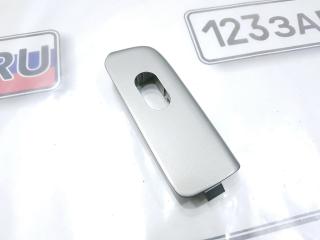 Запчасть накладка кнопки стеклоподъемника передней левой Mazda Tribute 2001