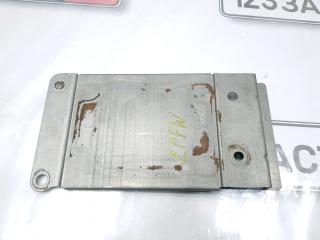 Запчасть кронштейн Mazda Tribute 2001