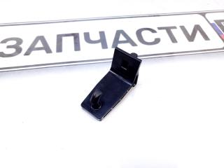 Запчасть крючок пола для ковра Mitsubishi Outlander 2006