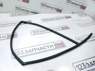 Запчасть уплотнитель стекла двери задней левой Toyota Harrier 2002