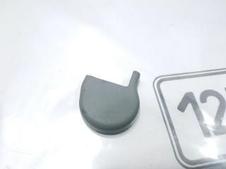 Запчасть заглушка крепления переднего сиденья передняя левая Suzuki Escudo 2003