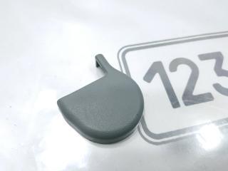 Запчасть заглушка крепления переднего сиденья передняя правая Suzuki Escudo 2003