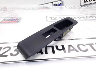 Фото запчасти накладка кнопки стеклоподъемника передней левой Nissan X-Trail 2007 контрактная запчасть Запчасть накладка кнопки стеклоподъемника передней левой Nissan X-Trail 2007