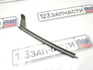 Фото запчасти направляющая стекла двери передней левой Toyota Harrier 2006 контрактная запчасть Запчасть направляющая стекла двери передней левой Toyota Harrier 2006