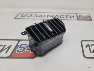 Дефлектор воздуховода центральный правый Suzuki Grand Escudo ( XL7 ) 2003