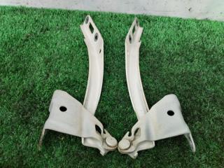 Петля капота передняя HONDA FIT 2010 / RS / ЦВЕТ NH624 / ПРОБЕГ 38 923КМ