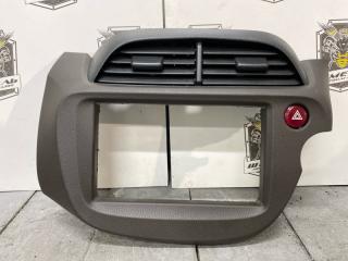 Консоль магнитофона HONDA FIT SHUTTLE 2013/ЦВЕТ NH578/ПРОБЕГ 49794КМ