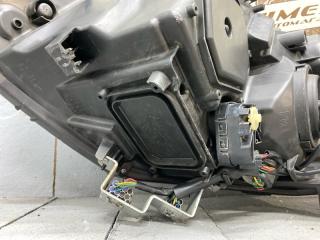 Фара передняя правая VOXY 2014/ ZS ЦВЕТ 202/ПРОБЕГ 69910КМ ZRR80W 3ZRFAE