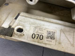 Накладка на порог левая NOAH 2015/ЦВЕТ 070/ПРОБЕГ 98215КМ ZWR80 2ZRFXE