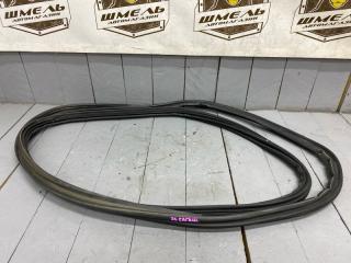 Уплотнительная резинка багажника задняя TOYOTA NOAH 2015/ЦВЕТ 070/ПРОБЕГ 98215КМ