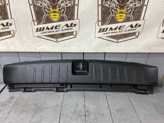Накладка замка багажника HONDA FIT SHUTTLE 2013/ЦВЕТ NH578/ПРОБЕГ 77433КМ