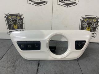 Запчасть консоль кпп TOYOTA PRIUS 2017/ЦВЕТ 1F7/ПРОБЕГ 75607КМ