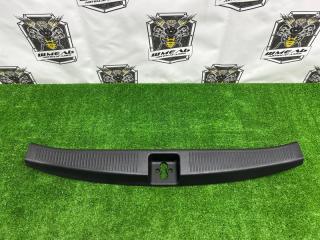 Запчасть накладка замка багажника задняя HONDA FREED 2014/ЦВЕ B553P/ПРОБЕГ 67434КМ