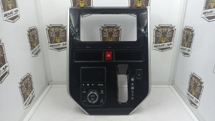 Консоль магнитофона TOYOTA ROOMY 2018/ЦВЕТ X07/ПРОБЕГ 49805КМ