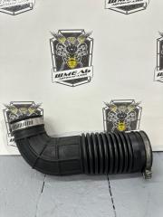 Патрубок воздушного фильтра SUZUKI JIMNY 2013/ЦВЕТ Z2S/ПРОБЕГ 84164КМ