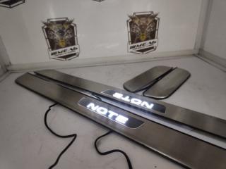 Запчасть накладка на порог салона NISSAN NOTE 2015/ NISMO / ЦВЕТ QAB/ПРОБЕГ 38 400КМ