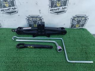 Запчасть поддомкратник LEXUS IS300H 2015/ 083 / ПРОБЕГ 66303KM