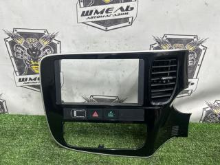 Запчасть консоль магнитофона передний MITSUBISHI OUTLANDER 2014/ЦВЕТ A31/ПРОБЕГ 48364КМ