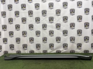 Накладка на порог передняя правая HONDA VEZEL 2014/ЦВЕТ NH823M/ПРОБЕГ 73000