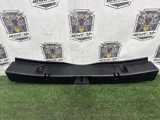 Запчасть накладка замка багажника задняя SUBARU IMPREZA 2018/ЦВЕТ JBU/ПРОБЕГ 66453