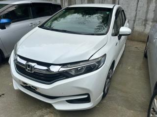 Решетка радиатора передняя HONDA SHUTTLE 2015/ЦВЕТ NH788P/ПРОБЕГ 93284КМ