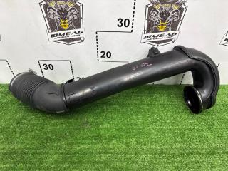 Запчасть патрубок воздушного фильтра передний MINI HATCH 2017/ЦВЕТ B83/ПРОБЕГ 62473