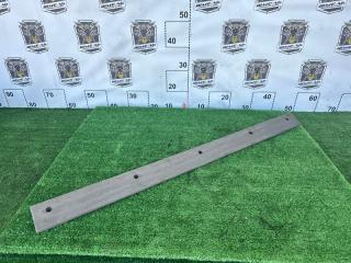 Накладка замка багажника TOYOTA LAND CRUISER PRADO 11.2001/ЦВЕТ K72/ПРОБЕГ 136444КМ