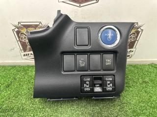 Консоль торпеды TOYOTA ESQUIRE 01.2015/ПРОБЕГ 77171КМ/ЦВЕТ 070